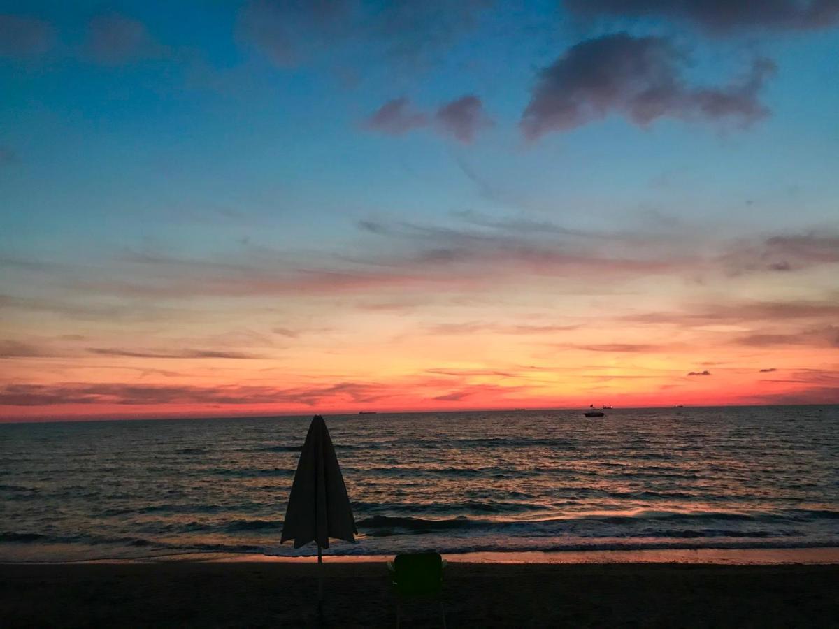 Marbella Beach Hotel โกเลม ภายนอก รูปภาพ