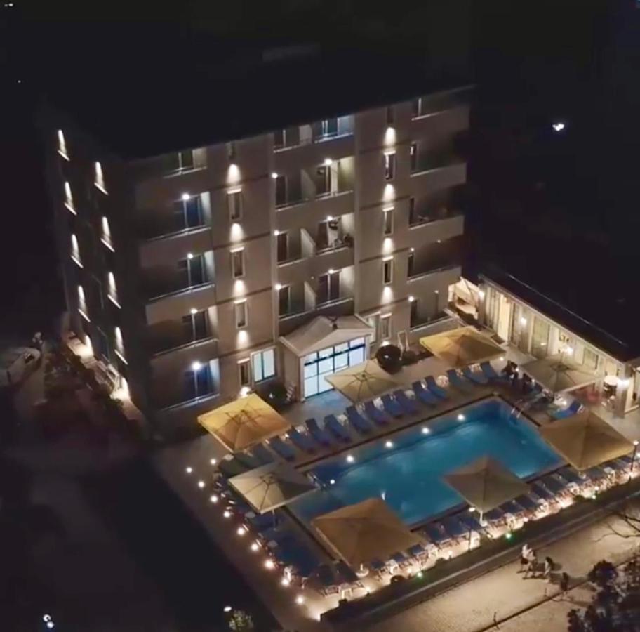 Marbella Beach Hotel โกเลม ภายนอก รูปภาพ