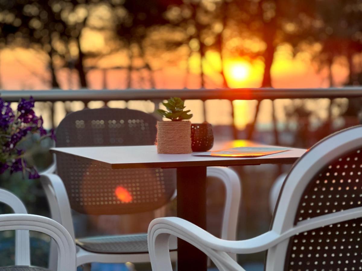 Marbella Beach Hotel โกเลม ภายนอก รูปภาพ