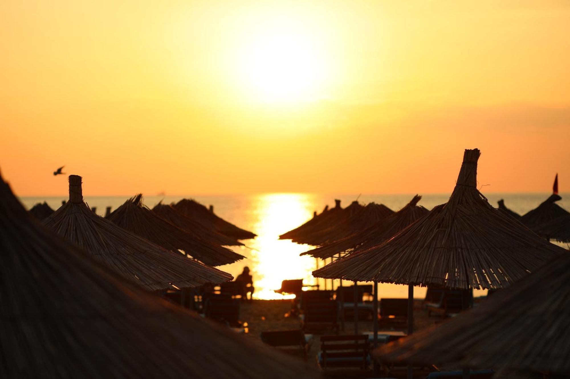 Marbella Beach Hotel โกเลม ภายนอก รูปภาพ